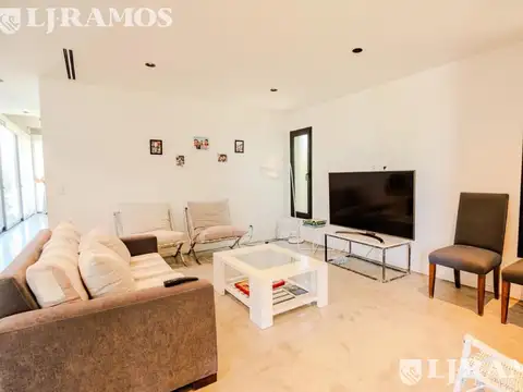 Casa en el Barrio Vistas - Puertos / Escobar