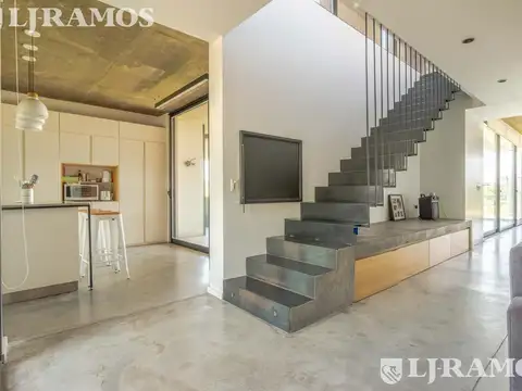 Casa en el Barrio Vistas - Puertos / Escobar