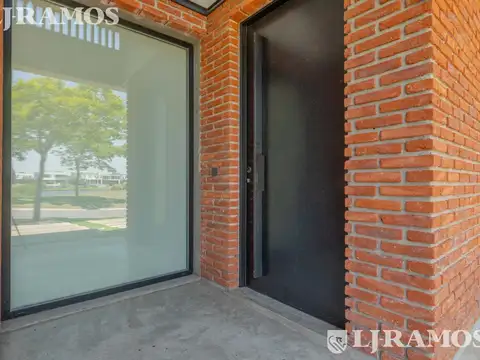 Casa 4 ambientes con 4 baños