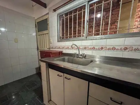 Casa 3 ambientes c/pileta y parque venta V. España