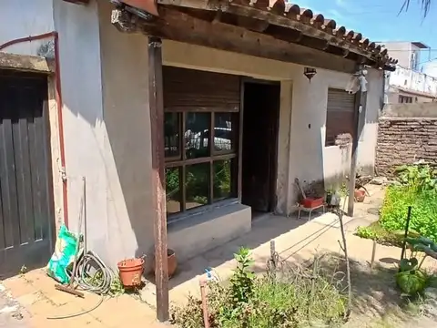 Casa 3 ambientes con 1 baño