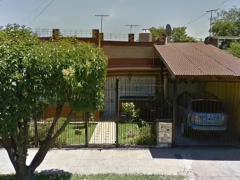 CASA EN SAN JOSE CON FONDO Y PILETA  NUEVO VALOR !!!!!!