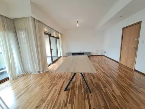 Casa en Alquiler con 1 cochera