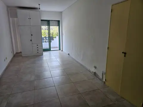 Hermoso monoambiente con balcón
