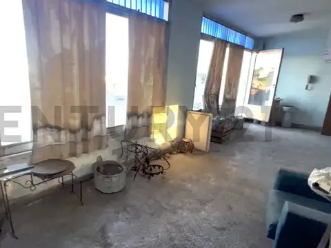 Casa 10 ambientes con 5 baños