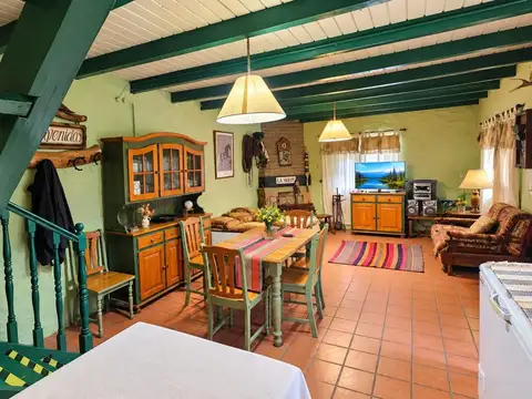 Casa 4 ambientes con 5 baños