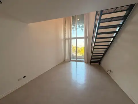 Departamento en VENTA en segundo piso con gran orientación - Ayres Vila