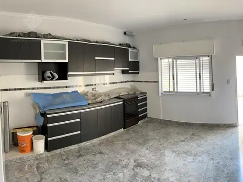 Casa 3 ambientes con 2 baños