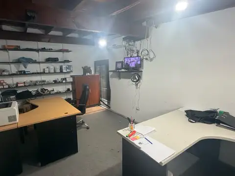 VENTA GALPON CON CASA 4 AMBIENTES 3 OFICINAS - CARABASSA, PILAR
