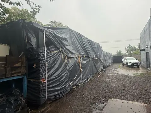 Galpon en Venta 43  mts Fondo