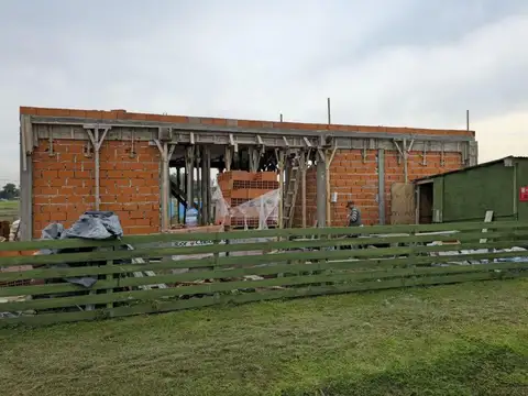 Casa 3 ambientes con 2 baños
