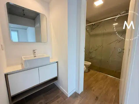 Departamento en venta de 3 ambientes con terraza privada y cochera - Villa Ballester Centro