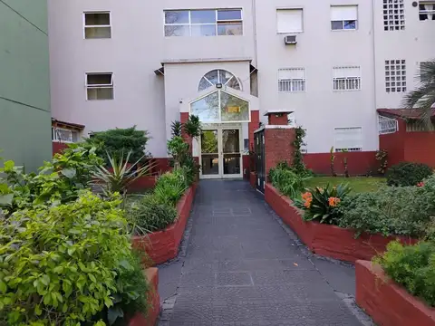 José Camilo Crotto 8000