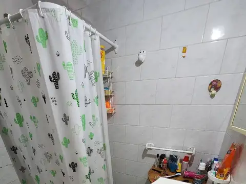 LOCAL CON VIVIENDAS EN VENTA LAFUENTE 6014 WILDE