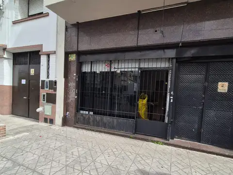 Avenida Hipólito Yrigoyen 900