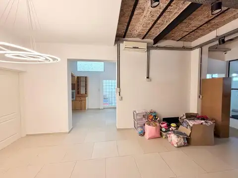Casa en Alquiler con 1 cochera