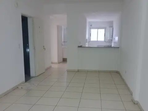 EXCELENTE DEPARTAMENTO DE 2 AMB  CON COCHERA. SAN FERNANDO LAVALLE 681