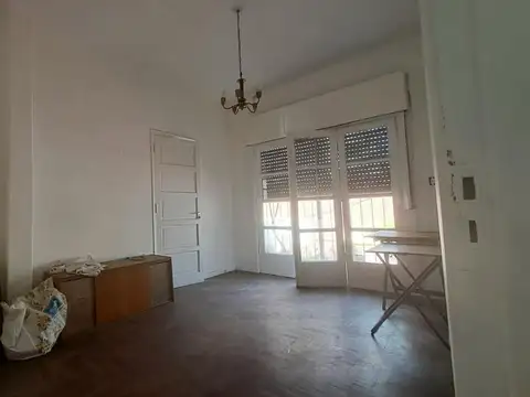 Almte. Brown 654 , Piso 1