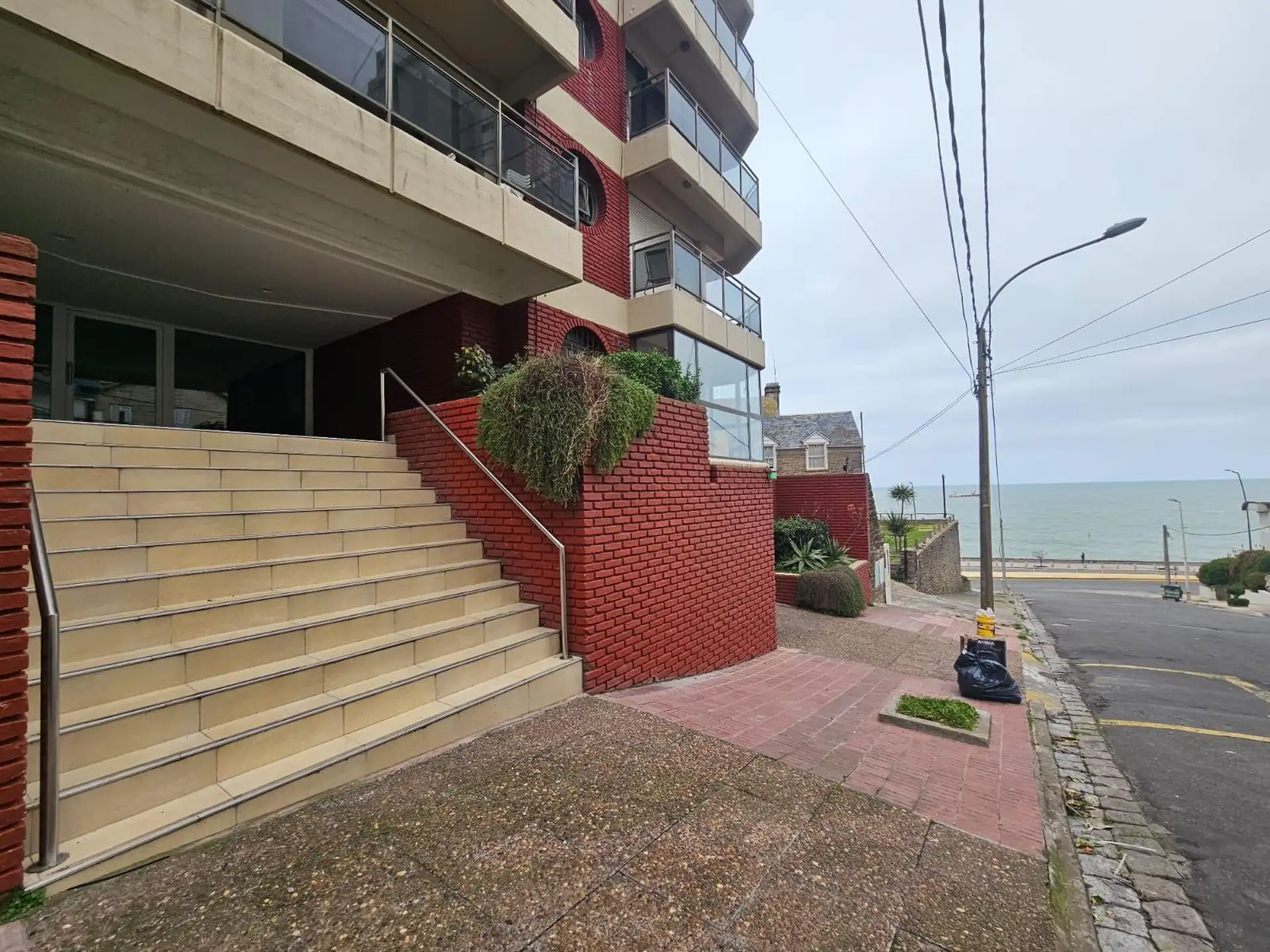 Venta Departamento 3 Amb con Jardín, Parrilla y Pileta Propia – Zona Playa Chica