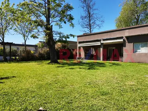 Casa Venta  4 amb  Santa Guadalupe Pilar del Este