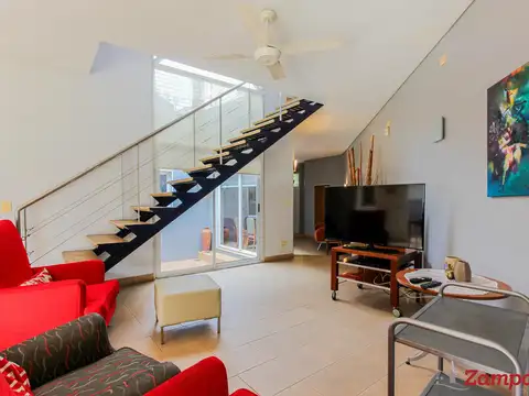 Casa en Venta con 2 cocheras