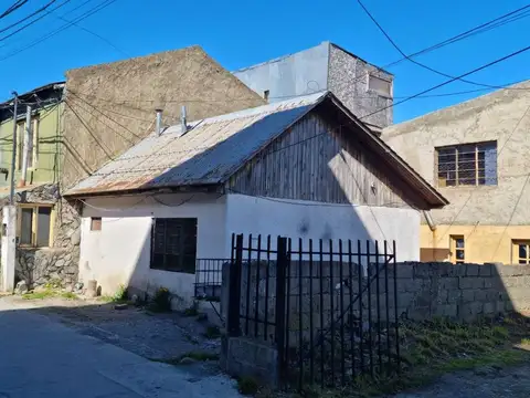 CASA EN VENTA A REMODELAR