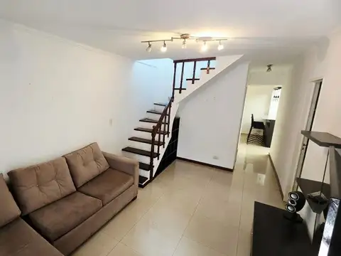 Depto Tipo Casa en Venta 46 años