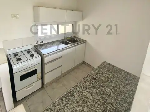 70 30 y 31 100, Piso 2