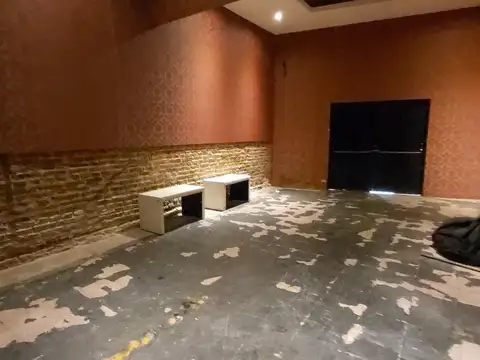 Local en Venta 57 años