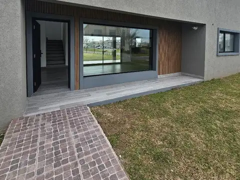 Casa en Alquiler de 3 dormitorios