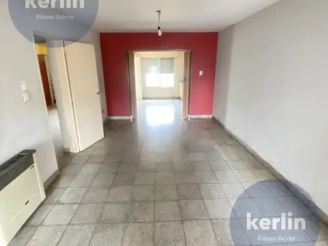 Casa 6 ambientes con 2 baños