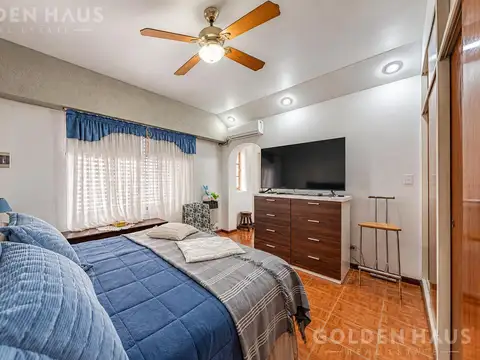 Casa 5 ambientes con 2 baños