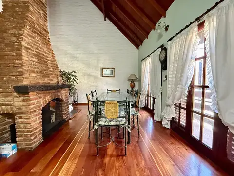 Casa Chalet 4 ambientes con cochera y terraza  en Venta en Ciudadela, Tres de Febrero, G.B.A. Zona Oeste