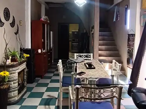 Casa 6 ambientes con 3 baños