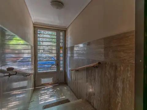 Departamento en Caballito - 3 ambientes en planta baja con cochera - apto profesional