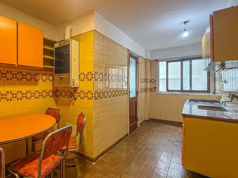 VENTA DEPTO 3 AMB GUEMES AL FRENTE BALCON