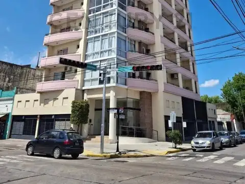 Departamento 2 ambientes en venta con cochera en Tigre