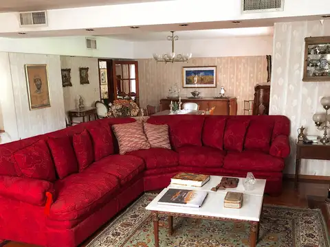 Casa de 3 Dormitorios sobre Bv. Sgto. Cabral en  San Lorenzo