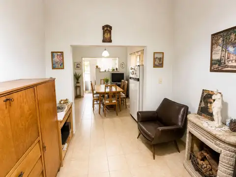 CASA 2 DORMITORIOS EN VENTA CON PARQUE EN LANUS