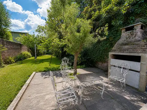CASA 2 DORMITORIOS EN VENTA CON PARQUE EN LANUS