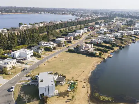 Terreno en Venta 45  mts Fondo