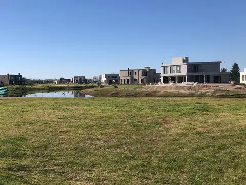 Lote en venta en Naudir  la Laguna Plano con proyecto aprobado !!!
