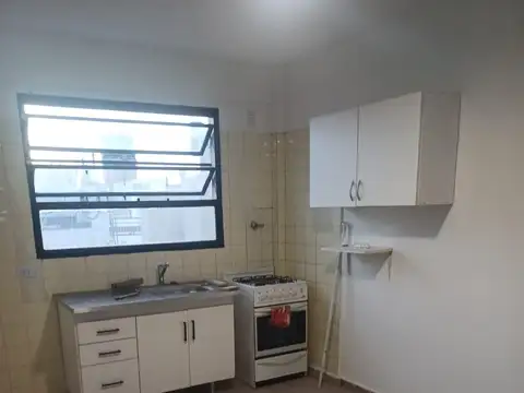 EXCELENTE DEPARTAMENTO 2 AMBIENTES MUY LUMINOSO, SIN EXPENSAS CON LAVADERO