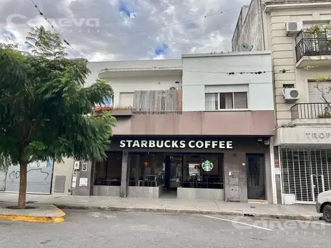 Local 255m2, centro de San Isidro, 10m2 de vidriera, con jardín