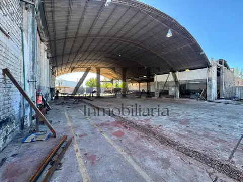 Vendo Galpón Industrial en Rivadavia