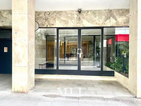 Av. Quintana 379 y Av. Callao, 128,86 m2 + Cochera y Baulera. Vig. 24 hs.