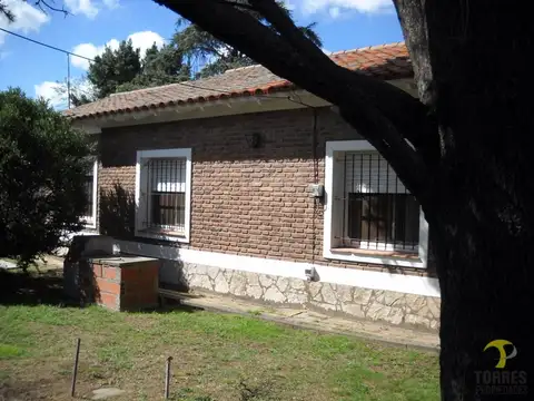 Casa 5 ambientes con 2 baños