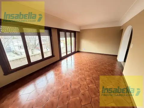 Depto Tipo Casa en Alquiler de 5 ambientes