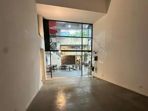 ALQUILER – LOCAL COMERCIAL EN GALERÍA CORNER MALL