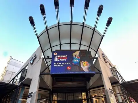ALQUILER – LOCAL COMERCIAL EN GALERÍA CORNER MALL